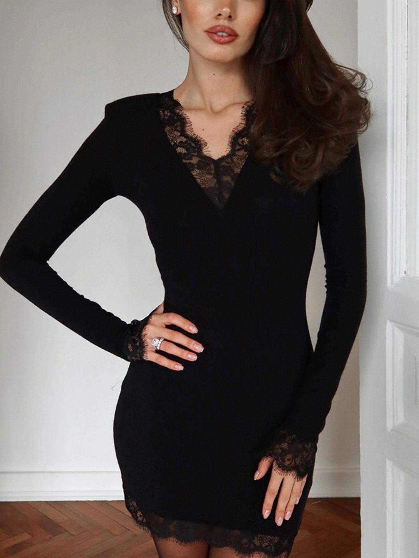 Lace Trim Bodycon Mini Dress