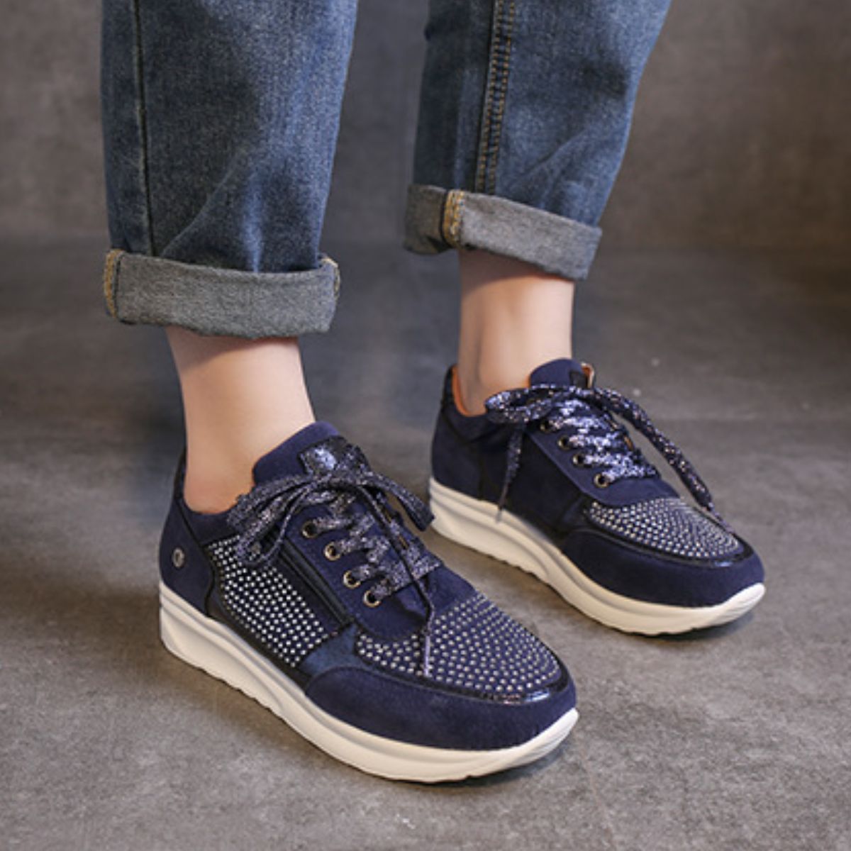 Lace Up Round Toe Sneakers