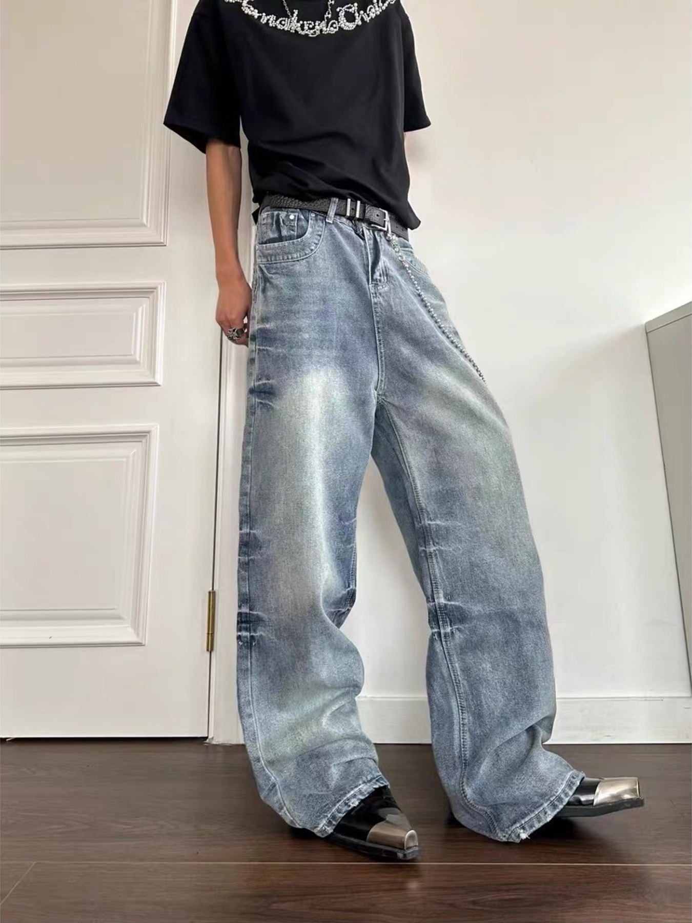 Men's Vintage Wash Wide Leg Jeans
