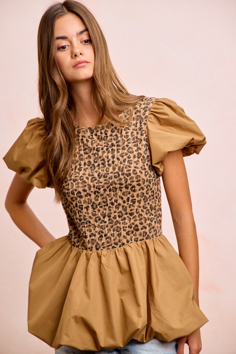 BiBi Rib Texture Leopard Puff Sleeves Bubble Peplum Top
